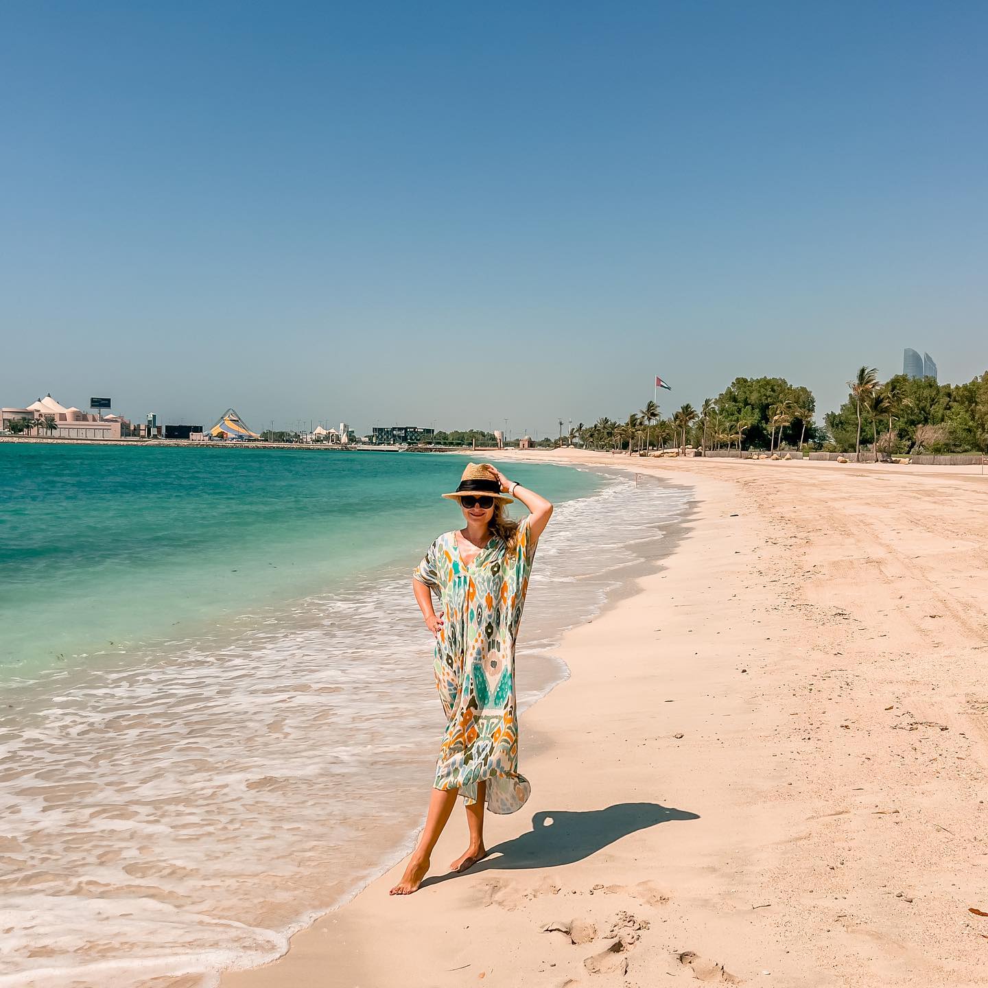 Vacation vibes ☀️🌴🇦🇪

Gdyby nie ta wilgotność to byłoby super 👌🏼

U nas dzieciaki od tygodnia w szkole wiec to idealny czas na plażowanie w ciszy i spokoju 😜 Ale trzeba jeszcze poczekac do pazdziernika bo jest bardzo goraco wciaz.
.
.
Kto sie cieszy ze szkoły?? 
.
.
 
Vacation vibes • beach time • abu dhabi 

#vacationvibes🌴 #getlostwithwizz #inabudhabi🇦🇪 #emiratespalace #motherhoodmoments #vitaminesea